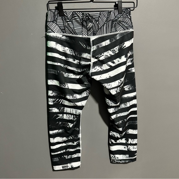 Lululemon workout bundle size 8 - Picture 11 of 13